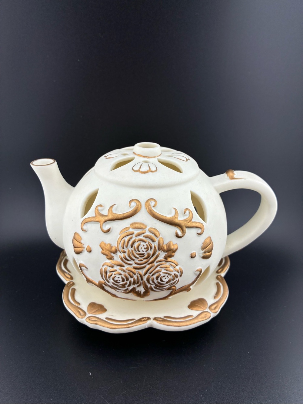 PartyLite‎ Cream and Gold Floral Lantern Teapot